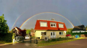 Landhaus zwischen See und Wald mit großem Garten